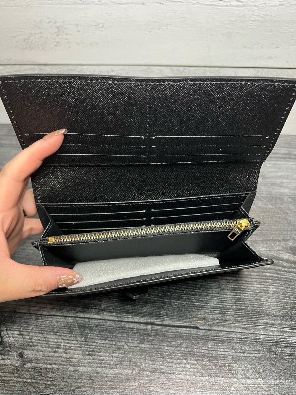 “H” Black Leather Continental Wallet with Gold Hardware - Picture 4 of 5